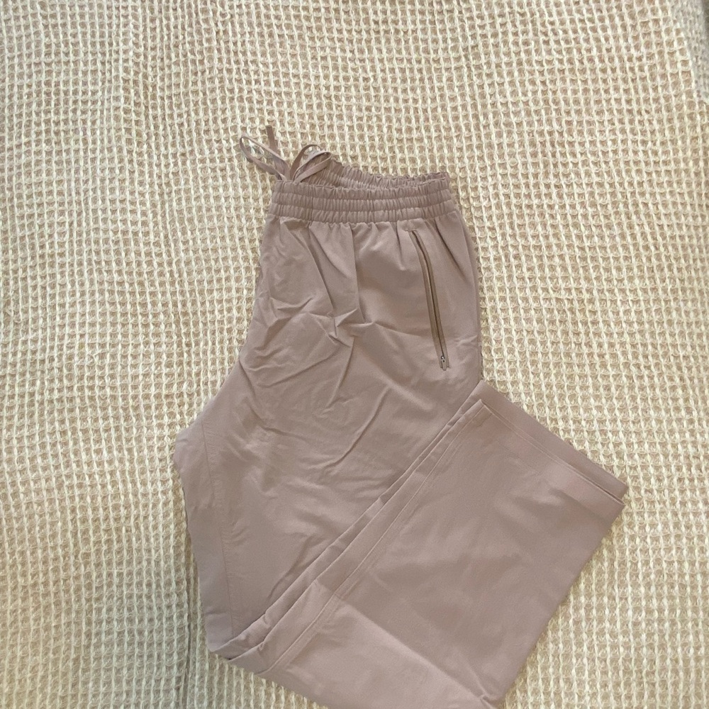 Mauve/Pink Outdoor voices pants